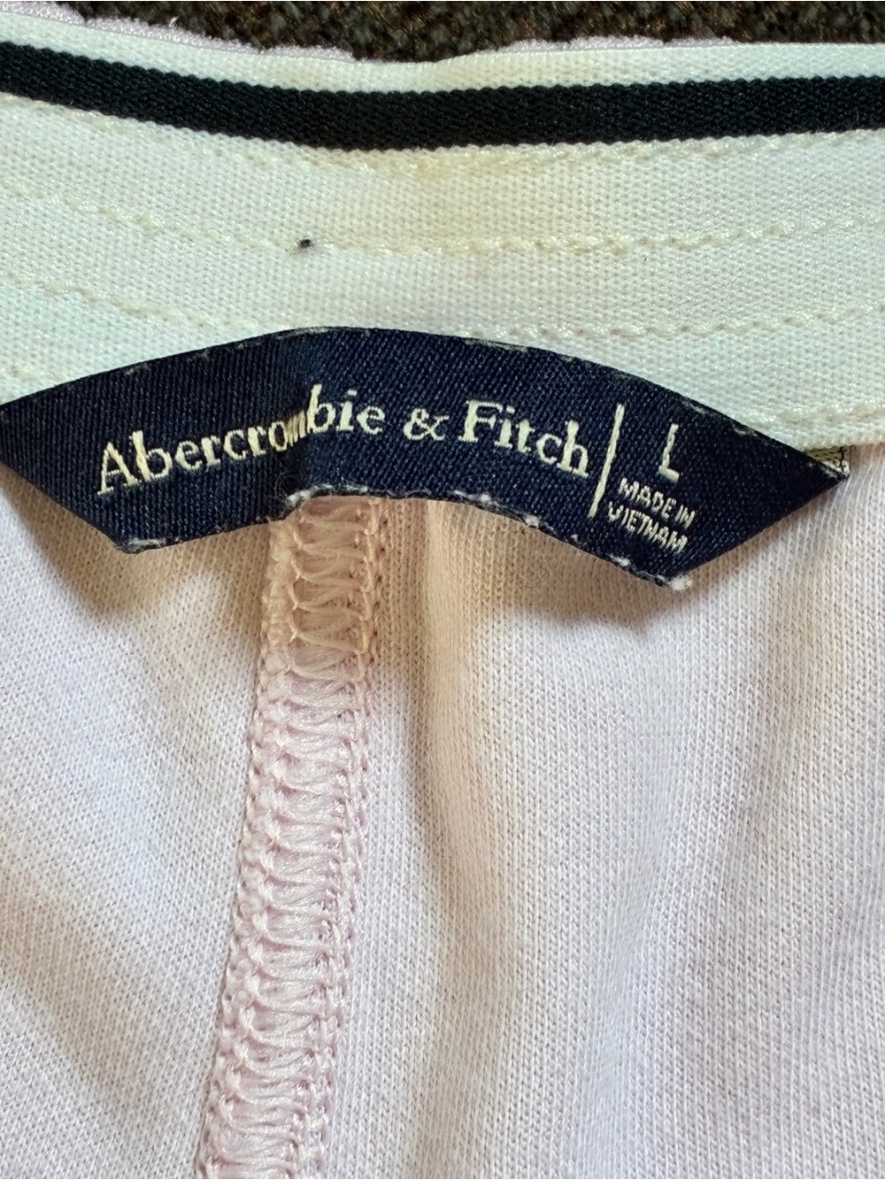 Abercrombie & Fitch Light Pink Shorts with Cream Trim - Picture 4 of 5
